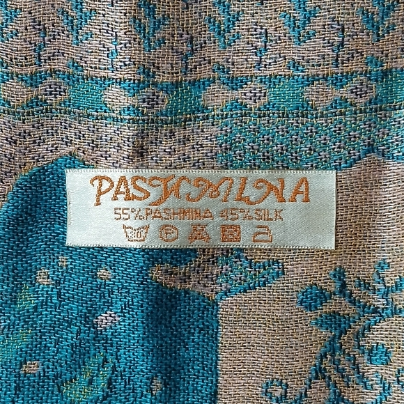 Pashmina Teal and Beige Paisley Scarf - Picture 2 of 6